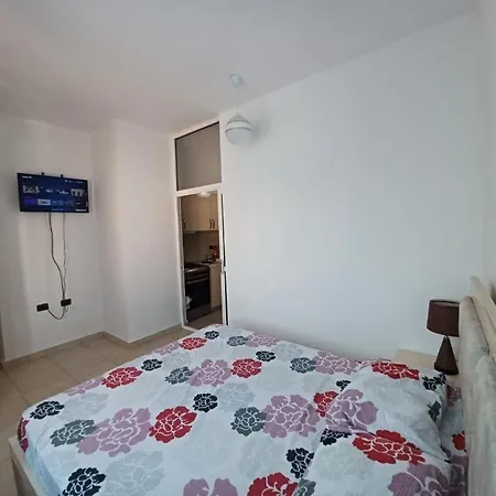 Apartament Golem, *